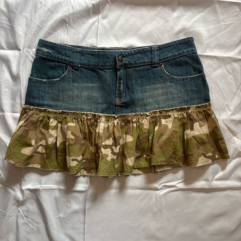 Camouflage Ruffle Hem Denim Mini Skirt